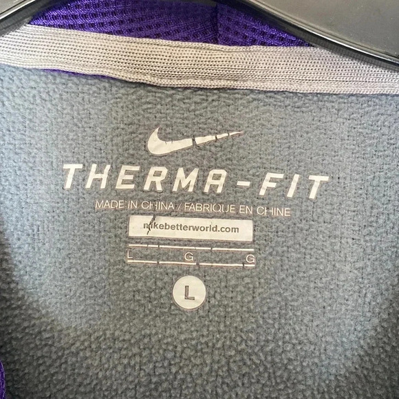 Nike Therma-fit Hoodie size Large - Picture 2 of 3